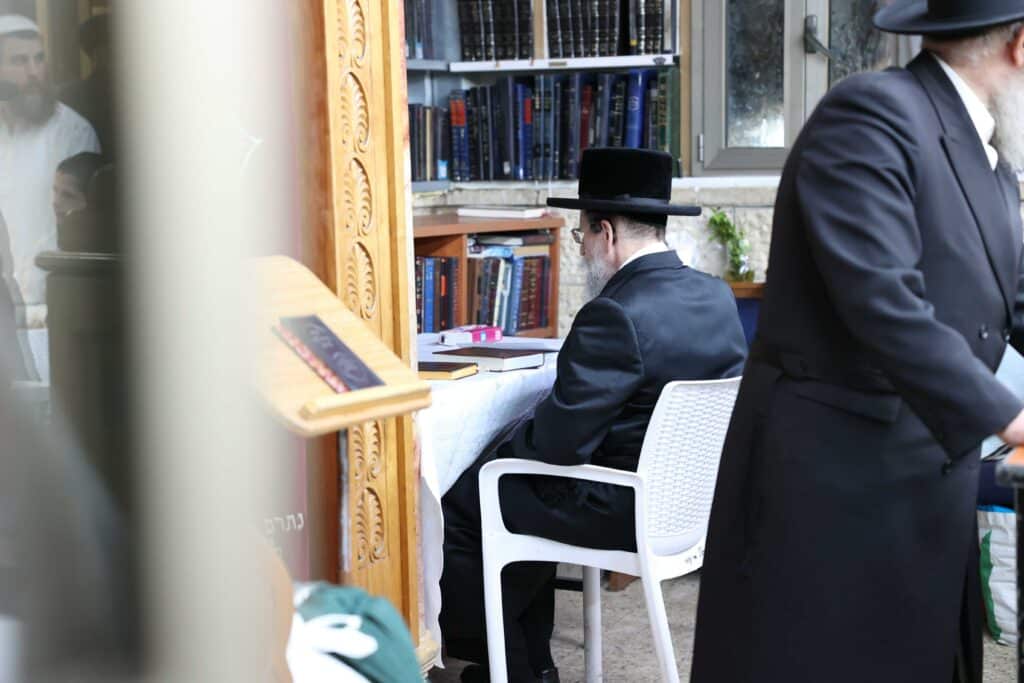 יממה לפני: כ"ק האדמו"ר מבאיאן ביקר בציון הרשב"י