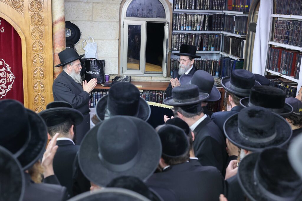 יממה לפני: כ"ק האדמו"ר מבאיאן ביקר בציון הרשב"י