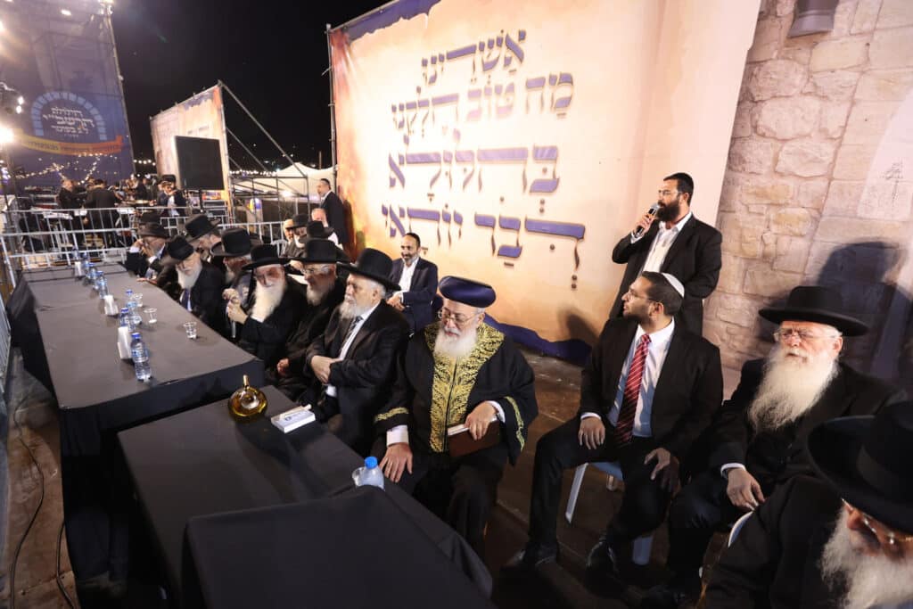 אור מופלא רום מעלה: הראשל"צ חנך את מתחם ההילולא