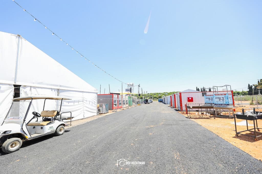 יממה וחצי להילולא: הצלם החב"די תיעד את ההכנות