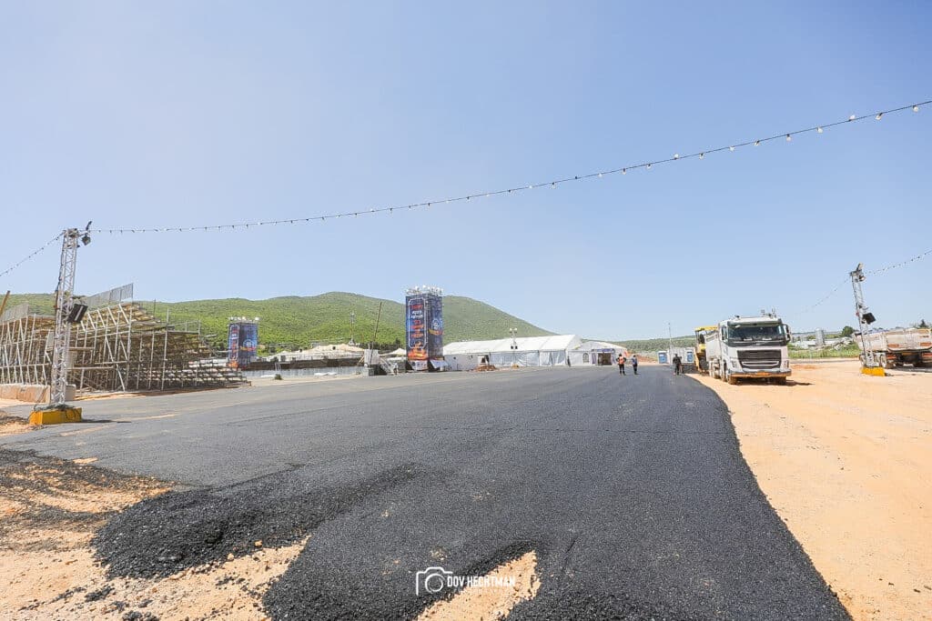 יממה וחצי להילולא: הצלם החב"די תיעד את ההכנות