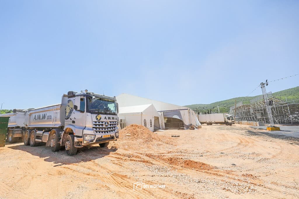 יממה וחצי להילולא: הצלם החב"די תיעד את ההכנות