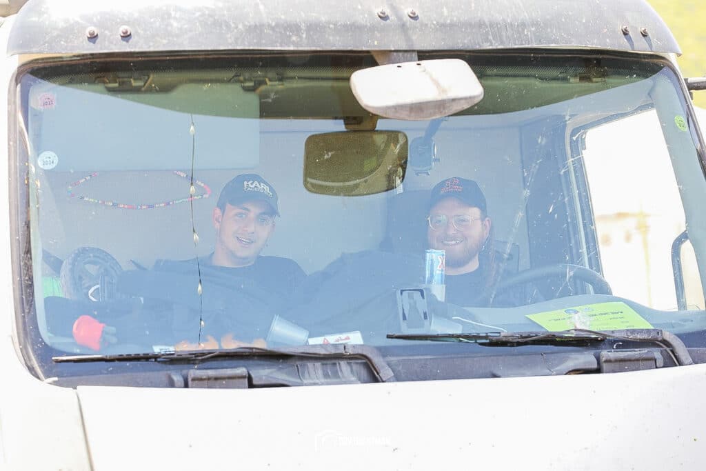 יממה וחצי להילולא: הצלם החב"די תיעד את ההכנות