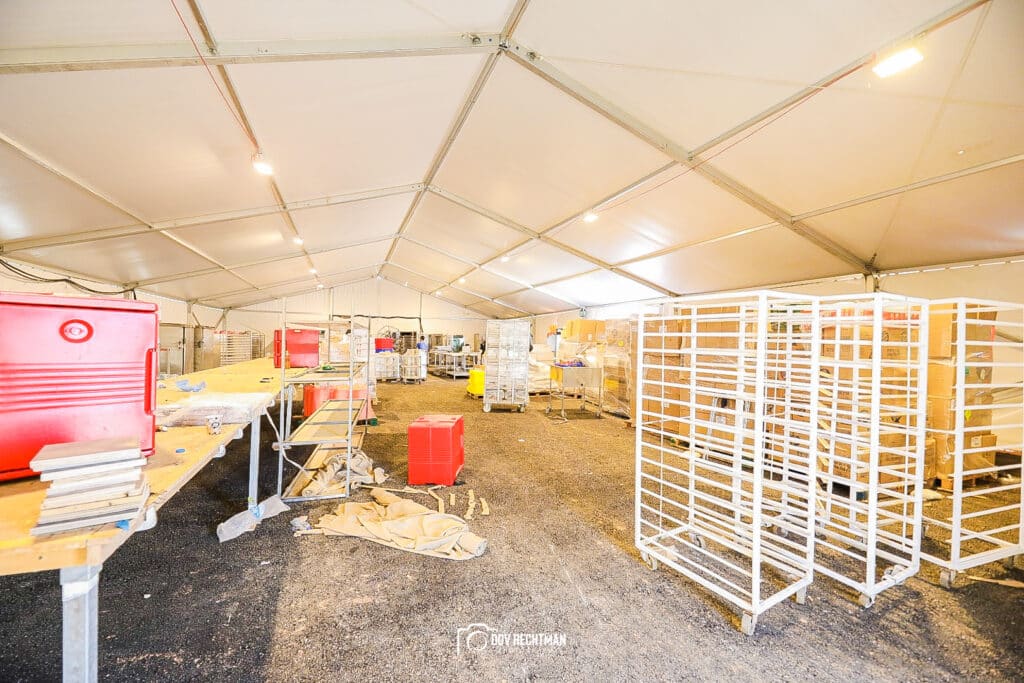 יממה וחצי להילולא: הצלם החב"די תיעד את ההכנות