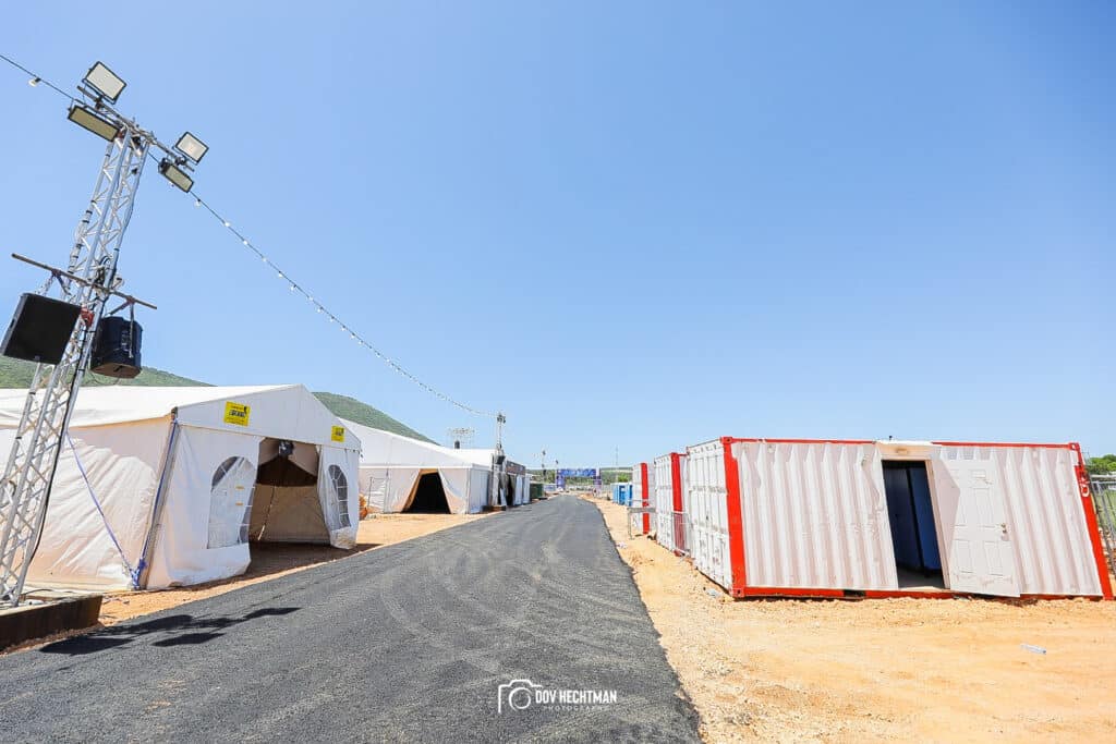 יממה וחצי להילולא: הצלם החב"די תיעד את ההכנות