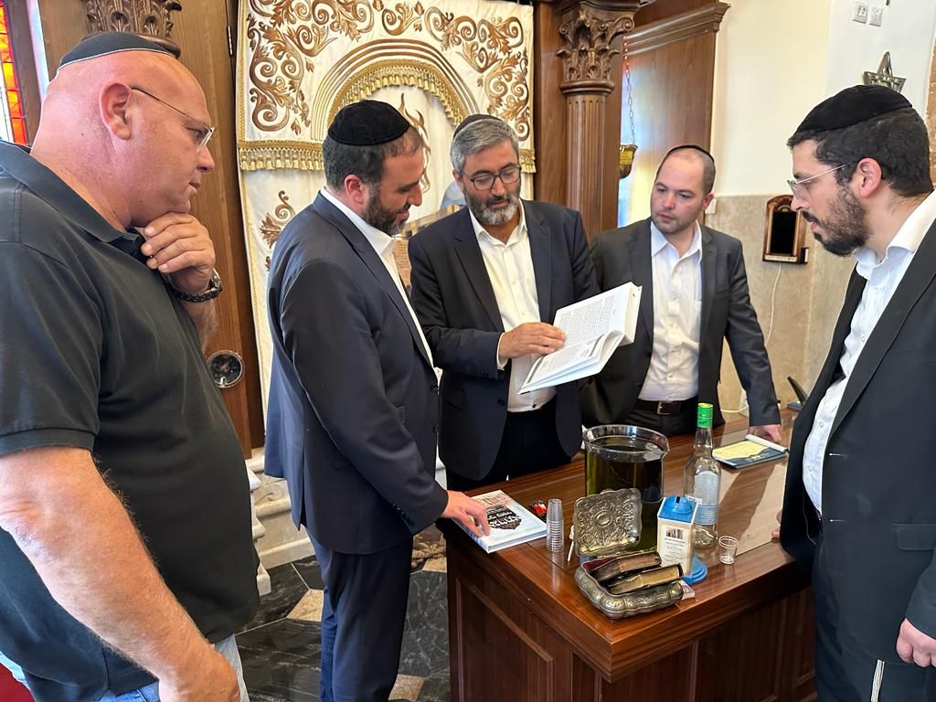 רבבות בהילולא השנתית בציון רבי מאיר בעל הנס