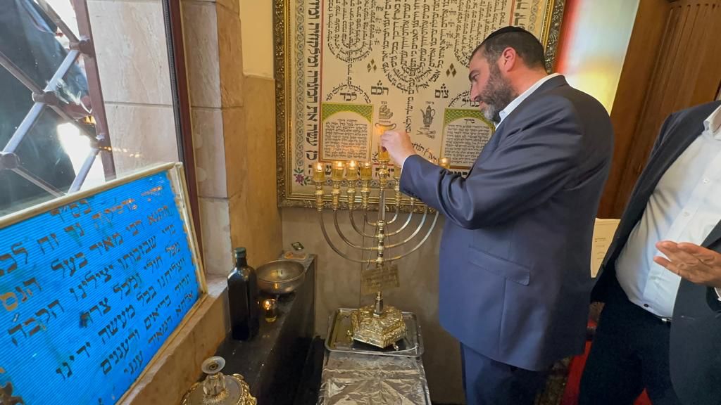 רבבות בהילולא השנתית בציון רבי מאיר בעל הנס