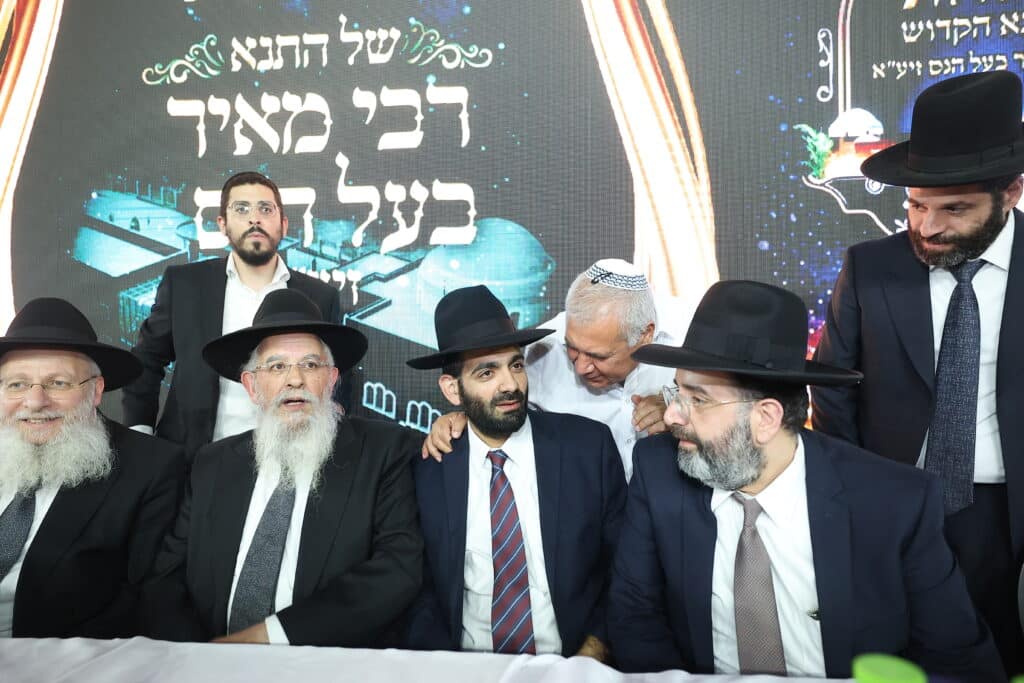 רבבות בהילולא השנתית בציון רבי מאיר בעל הנס