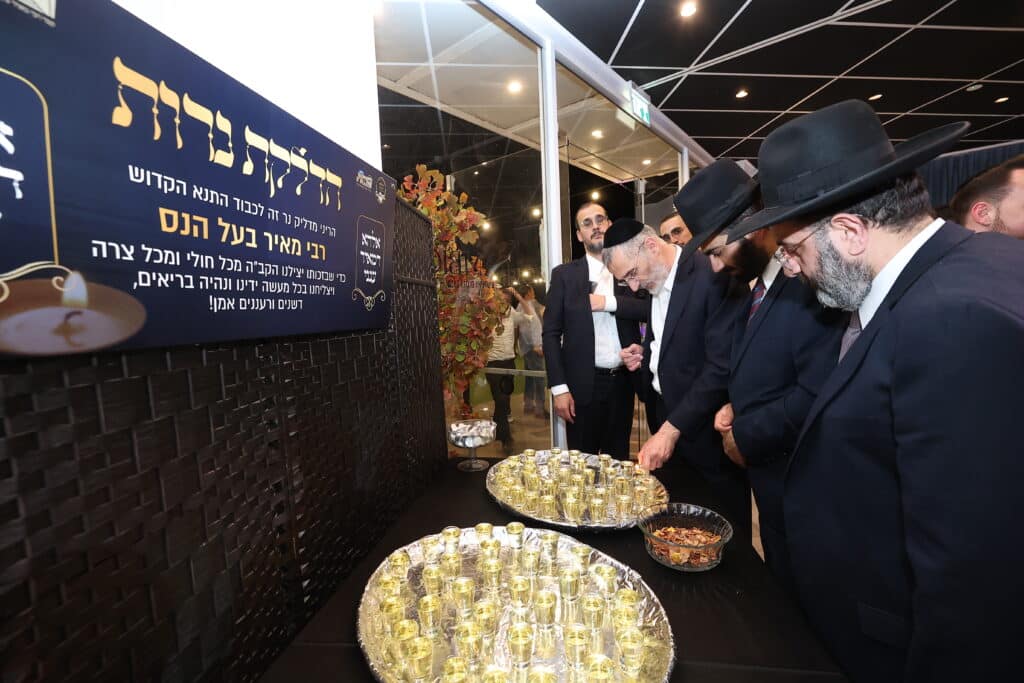 רבבות בהילולא השנתית בציון רבי מאיר בעל הנס