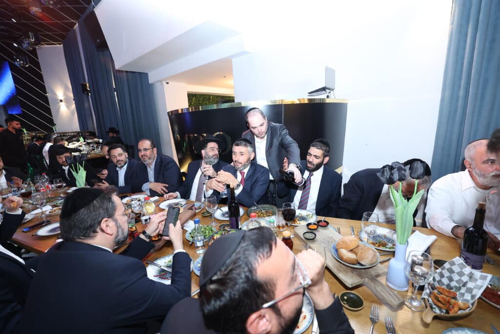 רבבות בהילולא השנתית בציון רבי מאיר בעל הנס