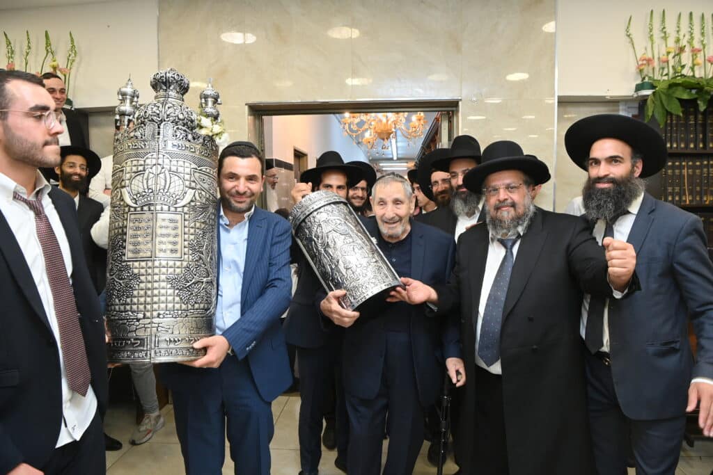 בישיבת 'תורת אברהם' חגגו מעמד הכנסת ספר תורה