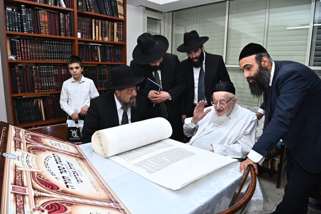 בישיבת 'תורת אברהם' חגגו מעמד הכנסת ספר תורה