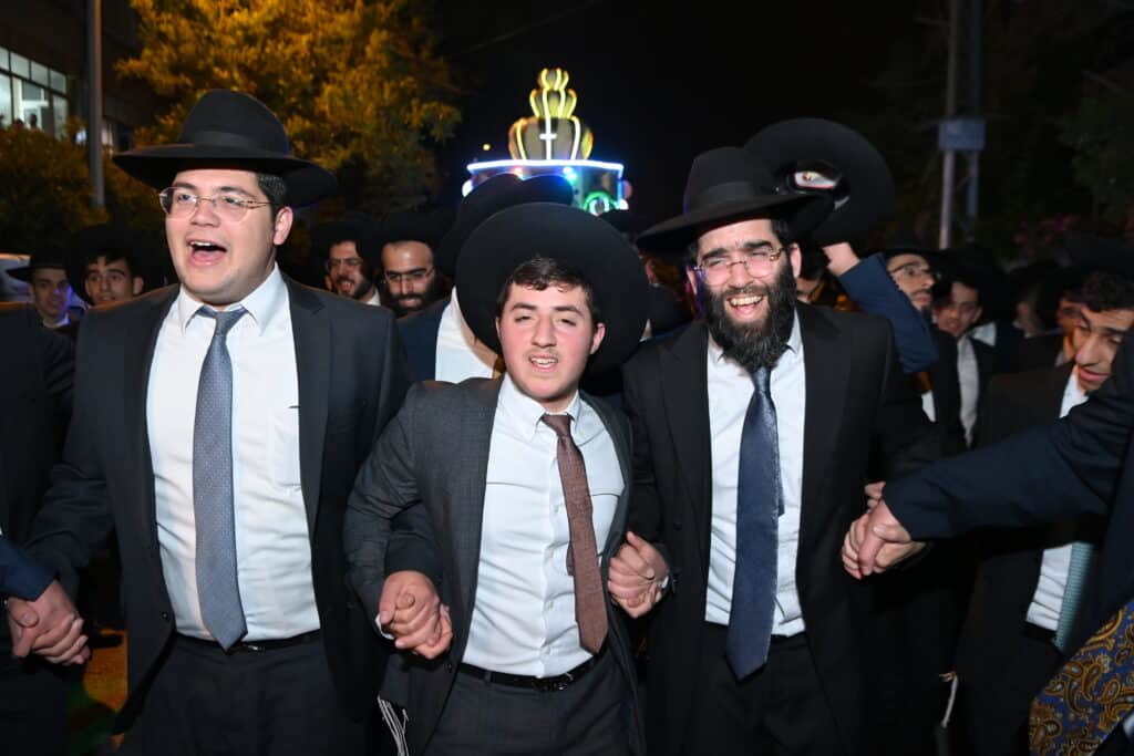 בישיבת 'תורת אברהם' חגגו מעמד הכנסת ספר תורה