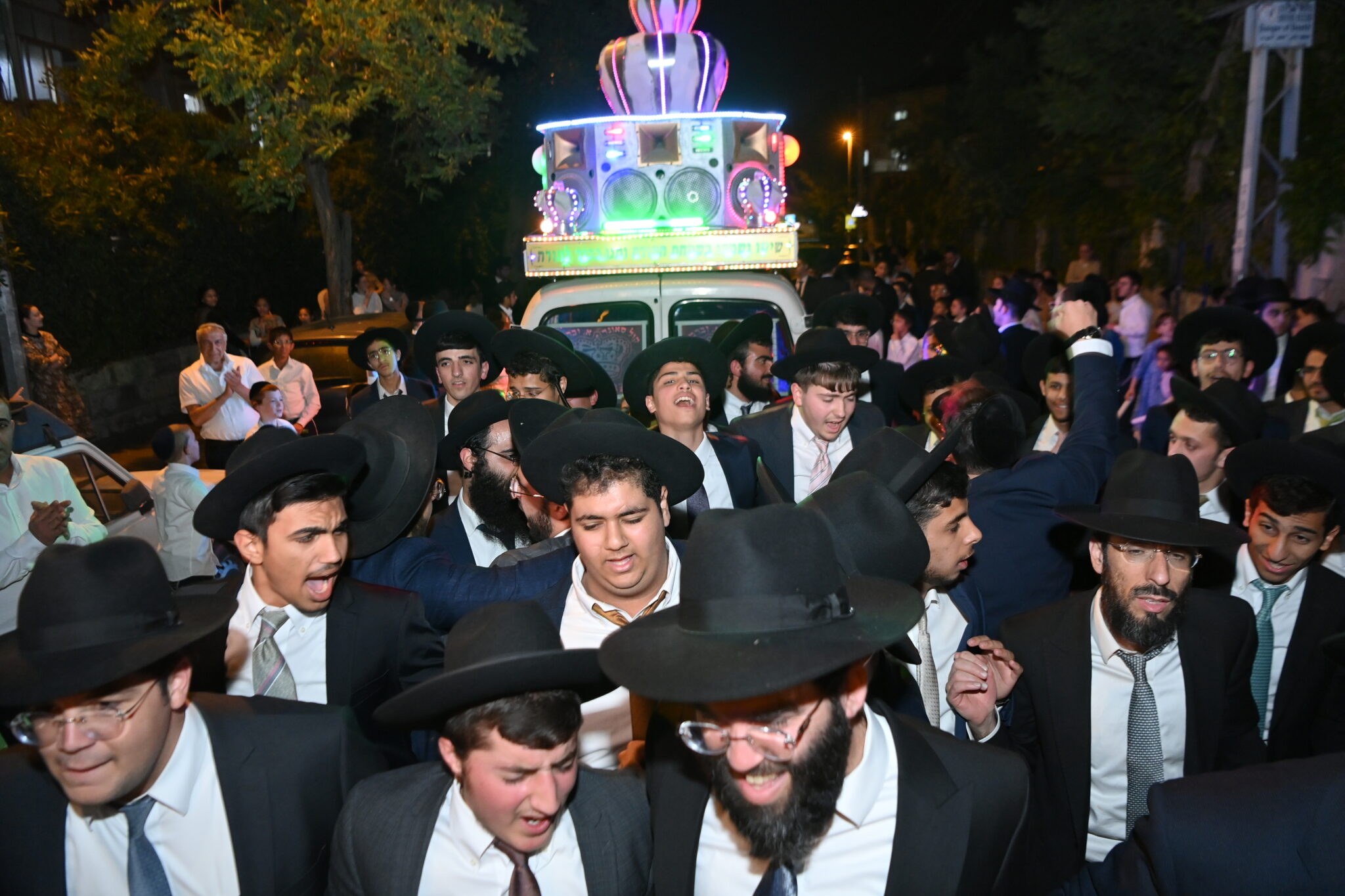 בישיבת 'תורת אברהם' חגגו מעמד הכנסת ספר תורה