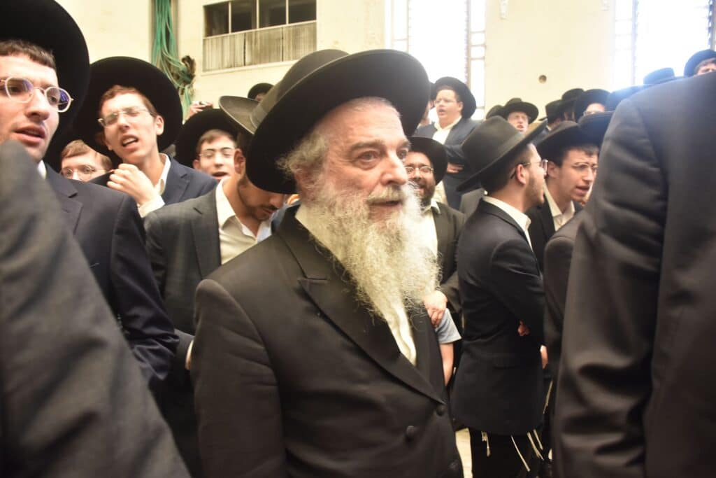 מביטול מלאכה ועד לקבורה: תיעוד מהלוויית מרן זצ"ל