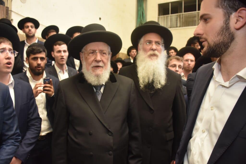 מביטול מלאכה ועד לקבורה: תיעוד מהלוויית מרן זצ"ל