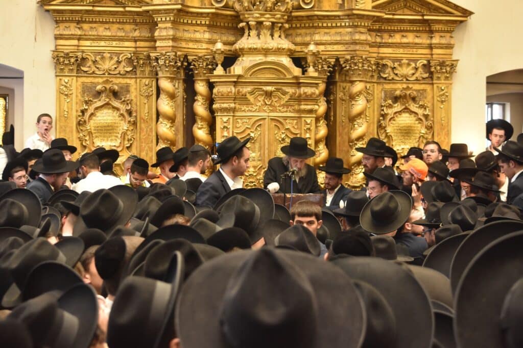 מביטול מלאכה ועד לקבורה: תיעוד מהלוויית מרן זצ"ל