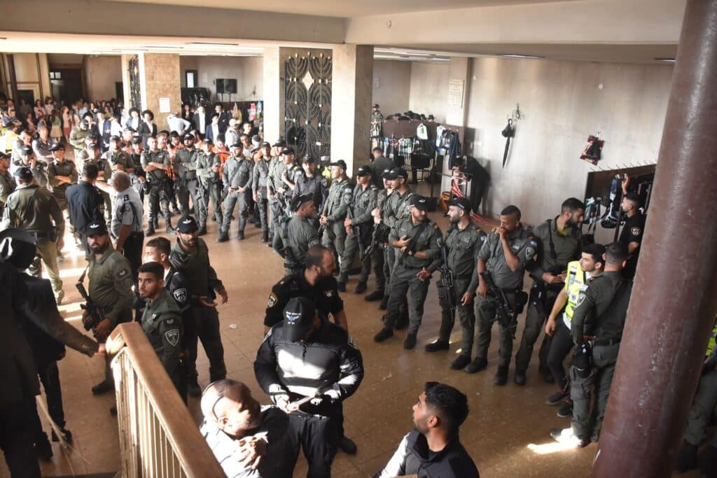 מביטול מלאכה ועד לקבורה: תיעוד מהלוויית מרן זצ"ל