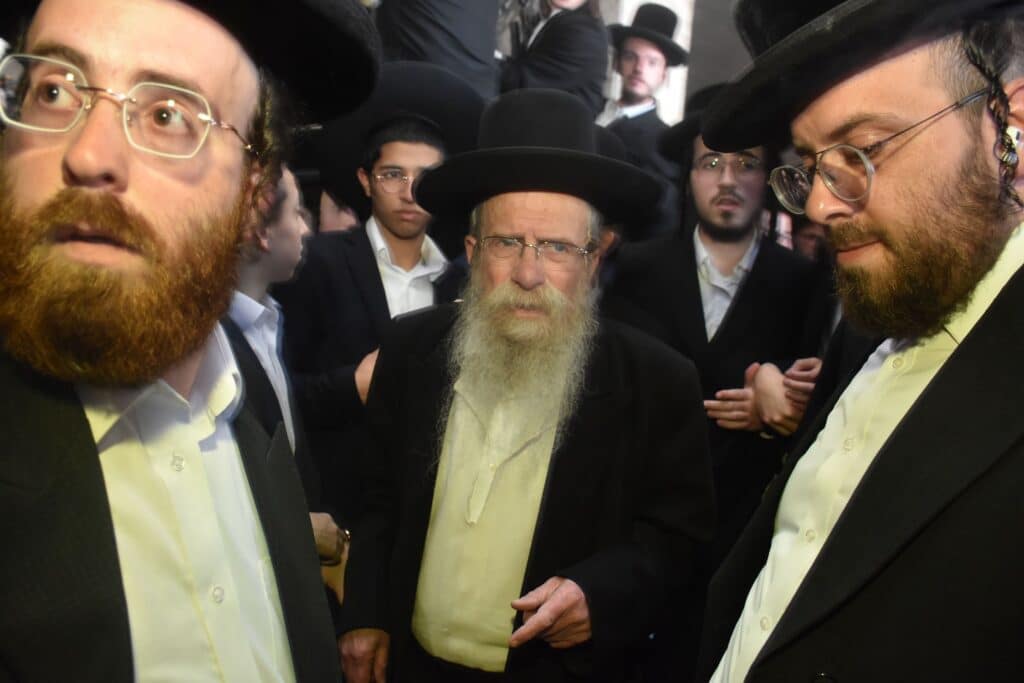 מביטול מלאכה ועד לקבורה: תיעוד מהלוויית מרן זצ"ל