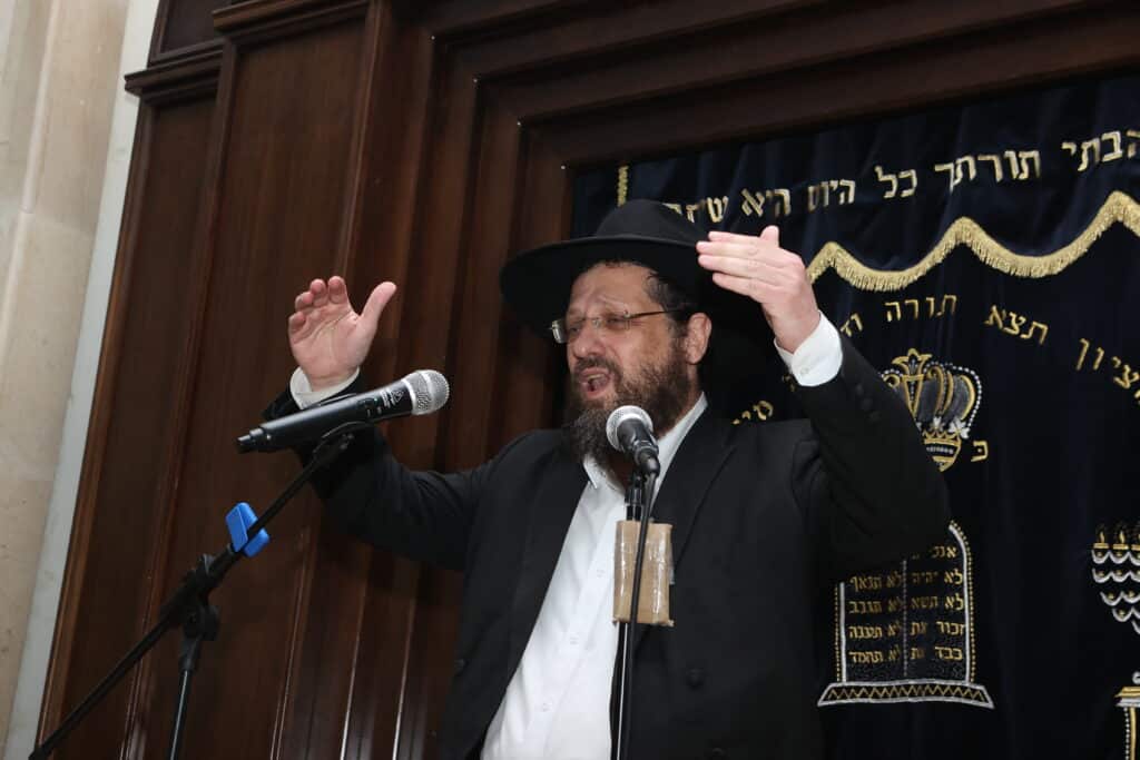 ככלות י"ב חודש: מאות בעצרת זיכרון לגר"ש קוק ככלות י"ב חודש: מאות בעצרת זיכרון לגר"ש קוק