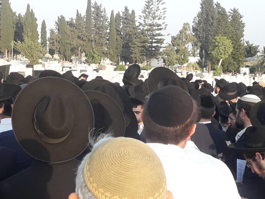 ככלות י"ב חודש: מאות בעצרת זיכרון לגר"ש קוק ככלות י"ב חודש: מאות בעצרת זיכרון לגר"ש קוק