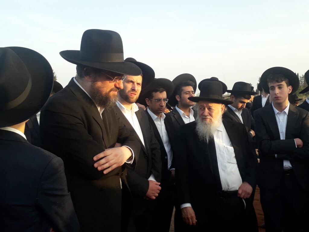 ככלות י"ב חודש: מאות בעצרת זיכרון לגר"ש קוק ככלות י"ב חודש: מאות בעצרת זיכרון לגר"ש קוק