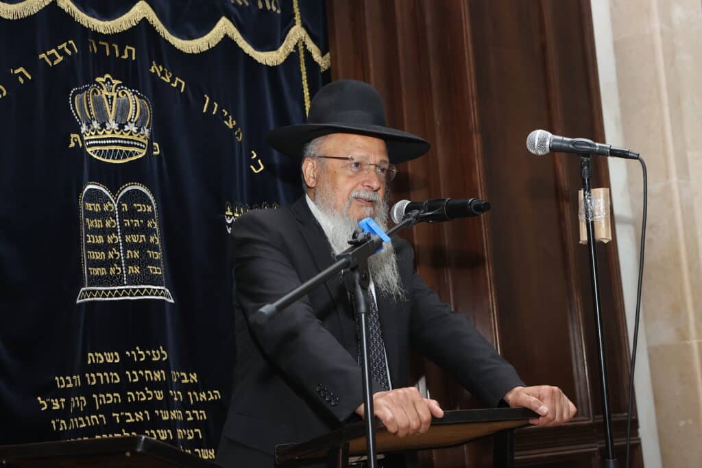 ככלות י"ב חודש: מאות בעצרת זיכרון לגר"ש קוק ככלות י"ב חודש: מאות בעצרת זיכרון לגר"ש קוק