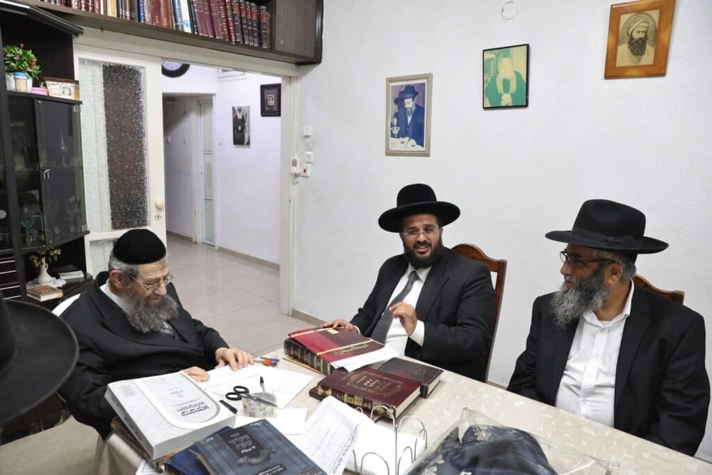 הגר"מ בן שמעון חיזק את בני הקהילה ביהוד