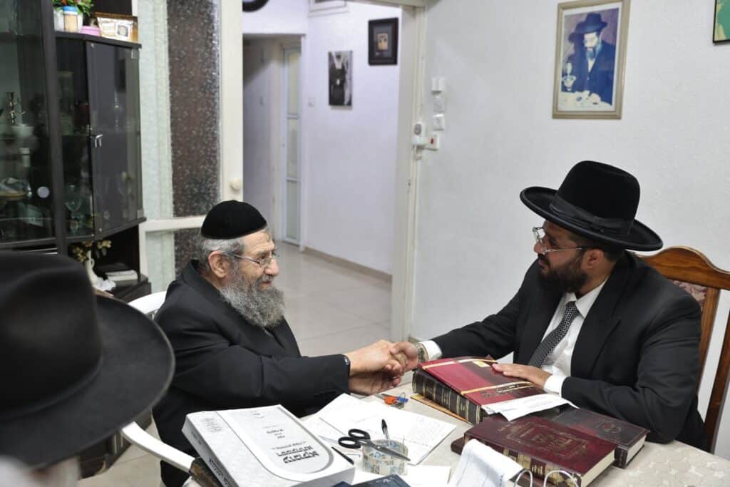 הגר"מ בן שמעון חיזק את בני הקהילה ביהוד