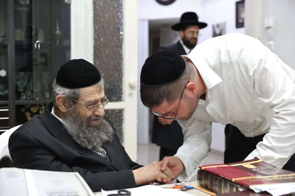 הגר"מ בן שמעון חיזק את בני הקהילה ביהוד