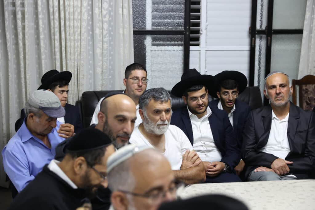 הגר"מ בן שמעון חיזק את בני הקהילה ביהוד