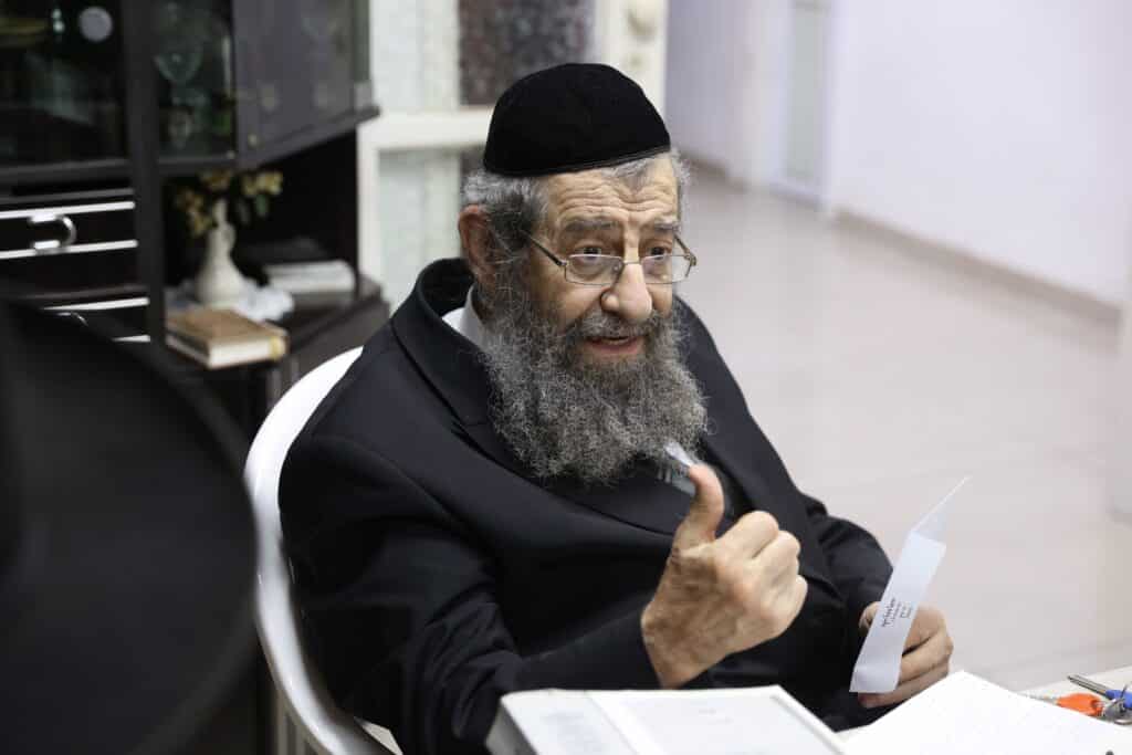 הגר"מ בן שמעון חיזק את בני הקהילה ביהוד