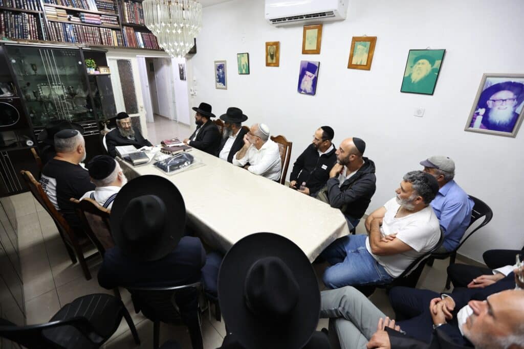 הגר"מ בן שמעון חיזק את בני הקהילה ביהוד