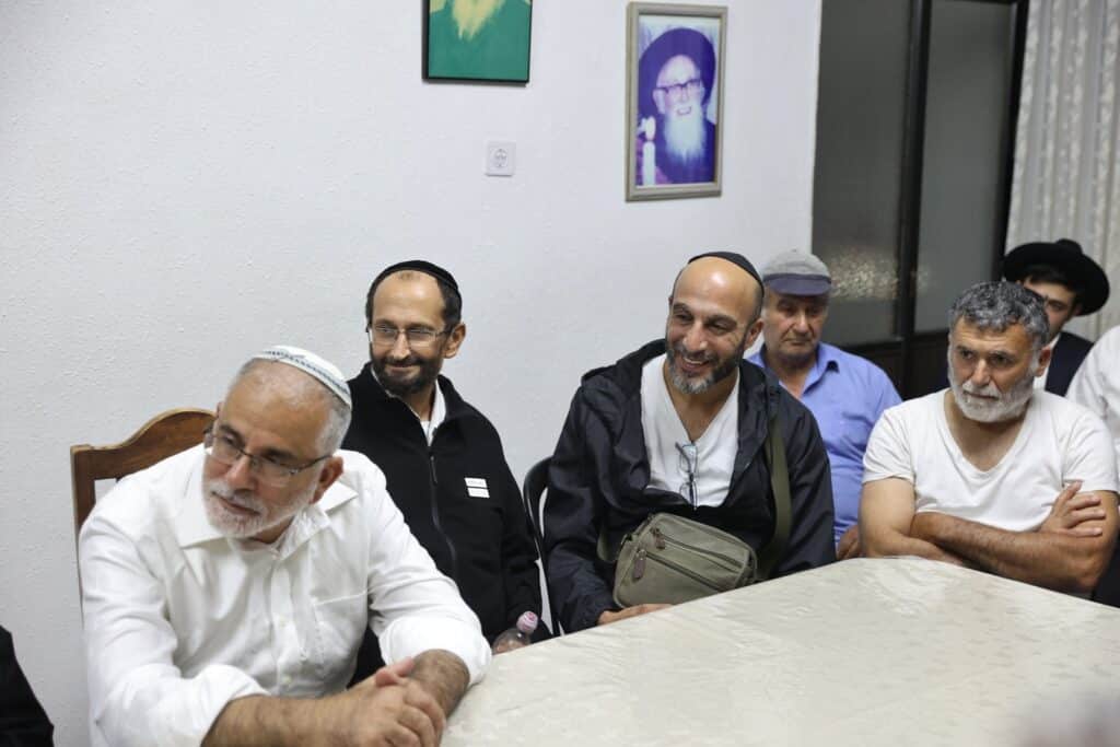 הגר"מ בן שמעון חיזק את בני הקהילה ביהוד