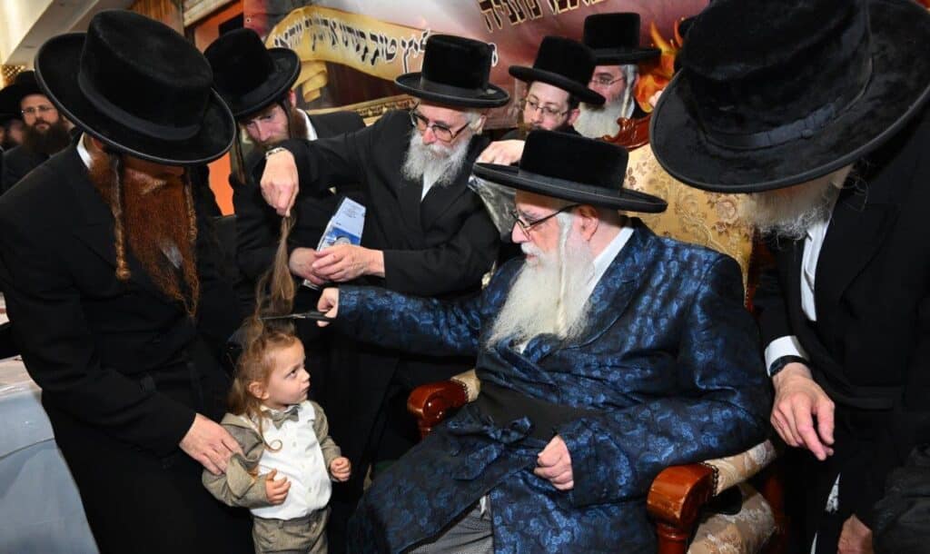 גלריה מרהיבה: הרבי מצאנז רקד עם החסידים