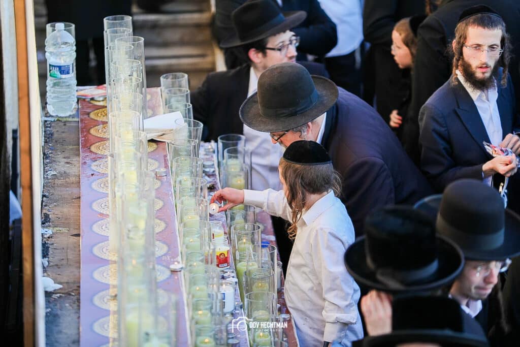 מְאִירַת עֵינֵינוּ: השמש זרחה על המתפללים במירון