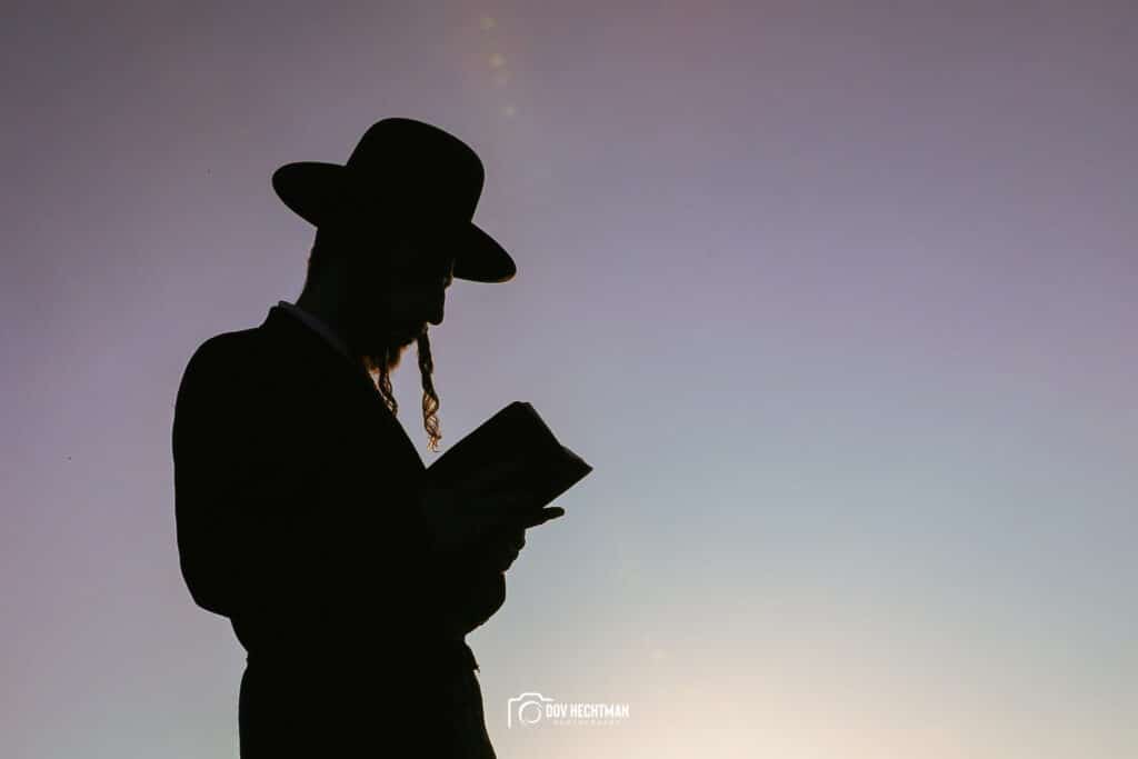 מְאִירַת עֵינֵינוּ: השמש זרחה על המתפללים במירון