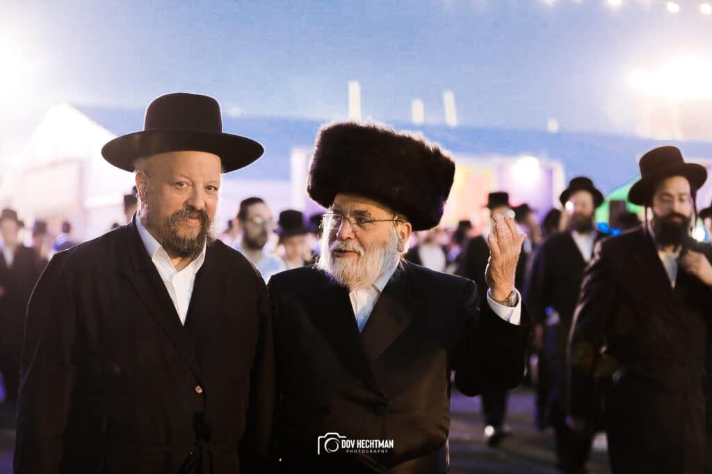 מְאִירַת עֵינֵינוּ: השמש זרחה על המתפללים במירון