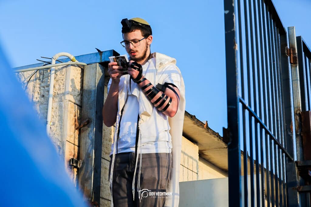 מְאִירַת עֵינֵינוּ: השמש זרחה על המתפללים במירון