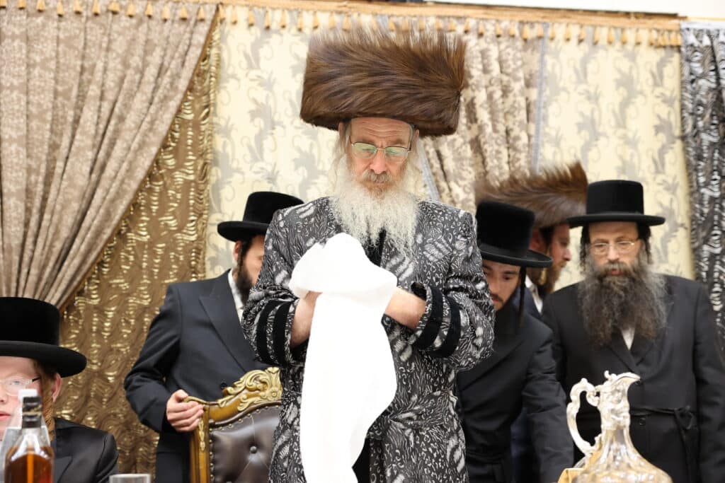 בהארנאסטייפל חגגו בר מצווה לנכד האדמו"ר