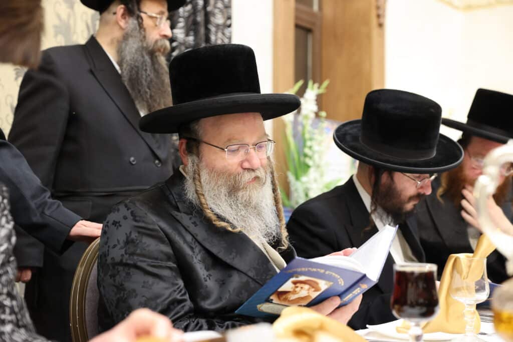 בהארנאסטייפל חגגו בר מצווה לנכד האדמו"ר