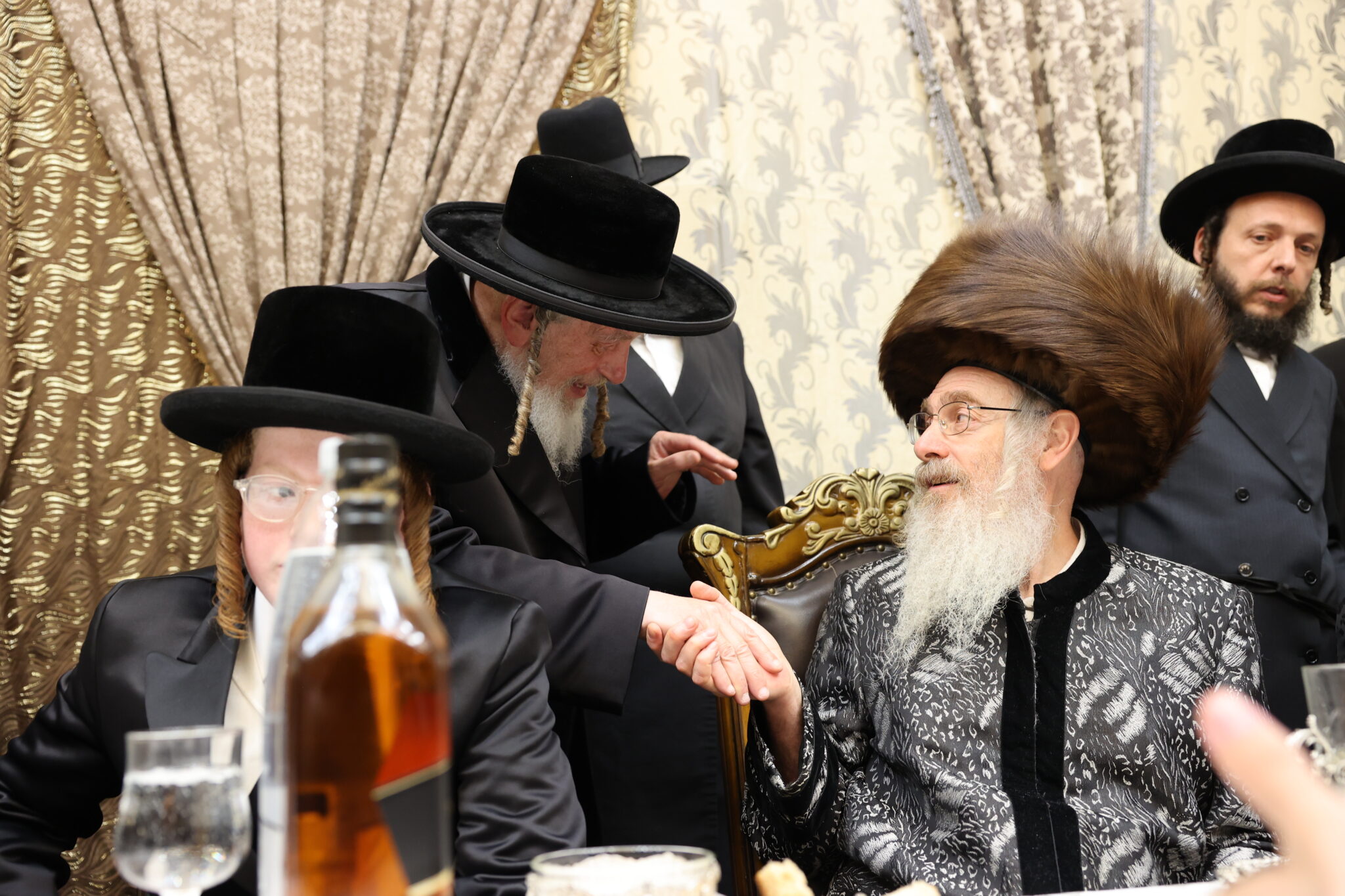 בהארנאסטייפל חגגו בר מצווה לנכד האדמו"ר