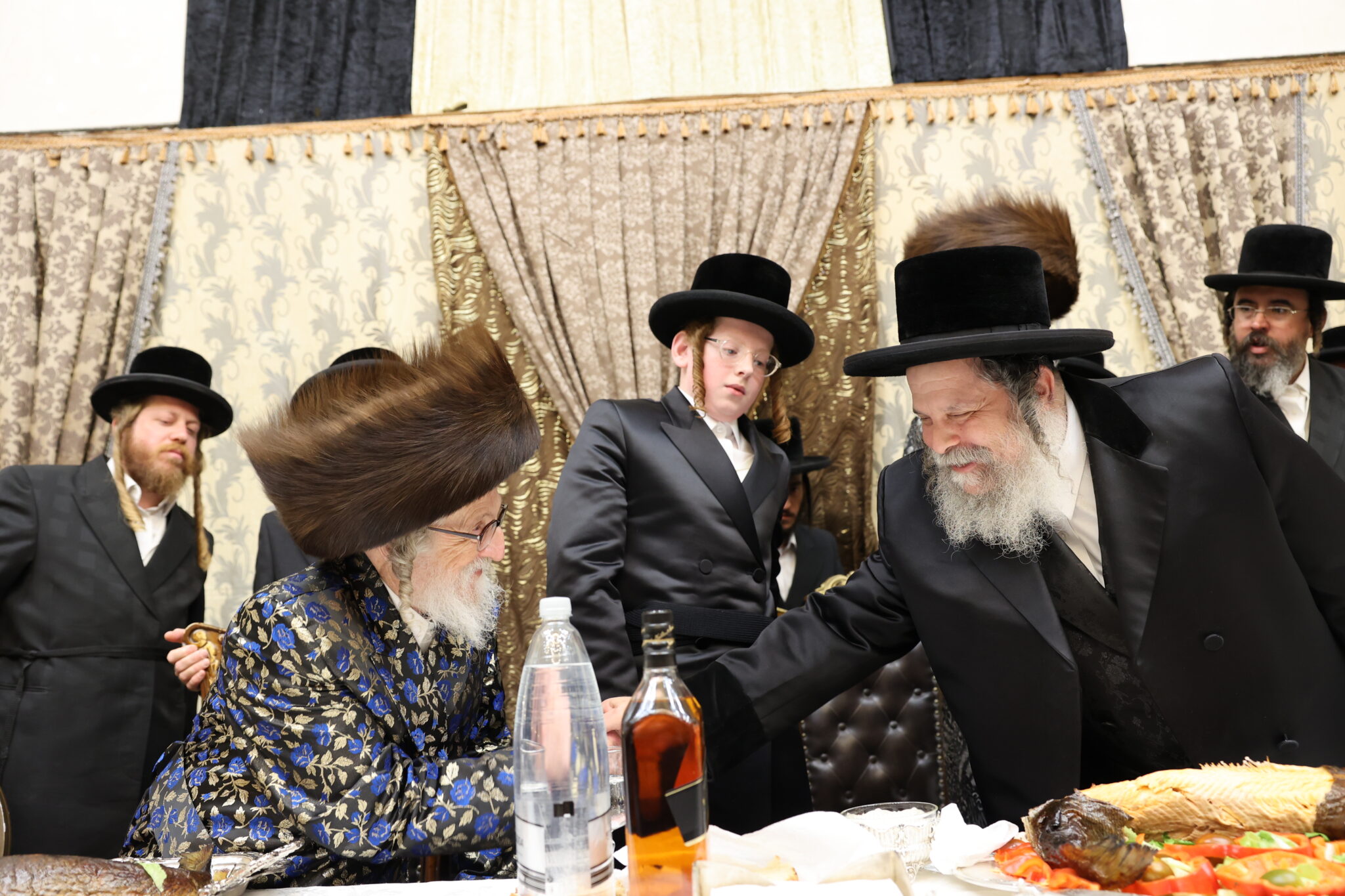 בהארנאסטייפל חגגו בר מצווה לנכד האדמו"ר