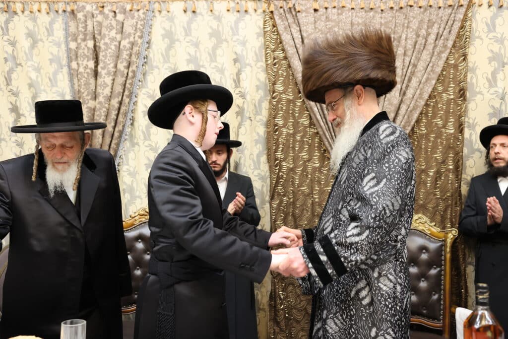 בהארנאסטייפל חגגו בר מצווה לנכד האדמו"ר