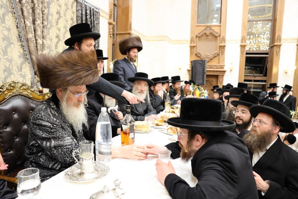 בהארנאסטייפל חגגו בר מצווה לנכד האדמו"ר