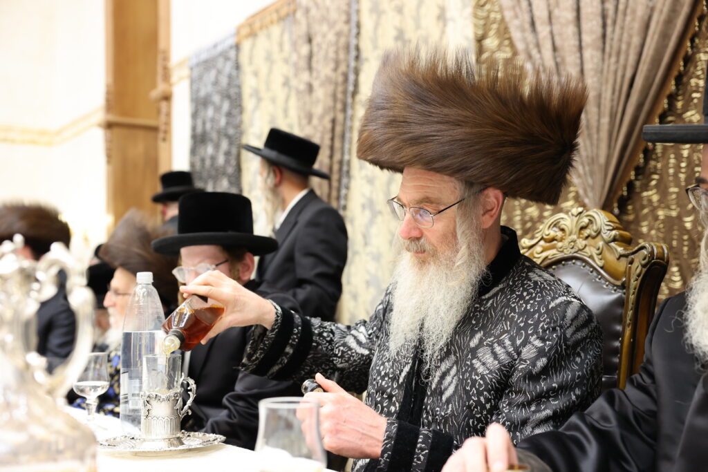 בהארנאסטייפל חגגו בר מצווה לנכד האדמו"ר