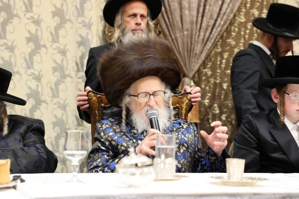 בהארנאסטייפל חגגו בר מצווה לנכד האדמו"ר