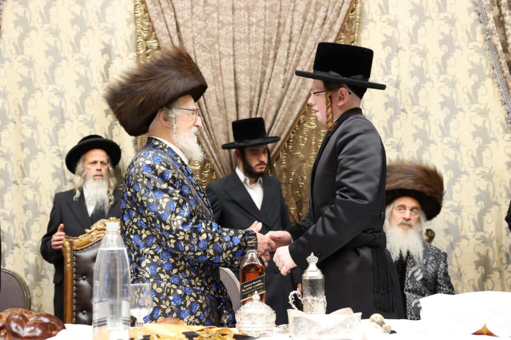 בהארנאסטייפל חגגו בר מצווה לנכד האדמו"ר