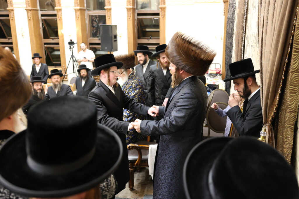 בהארנאסטייפל חגגו בר מצווה לנכד האדמו"ר