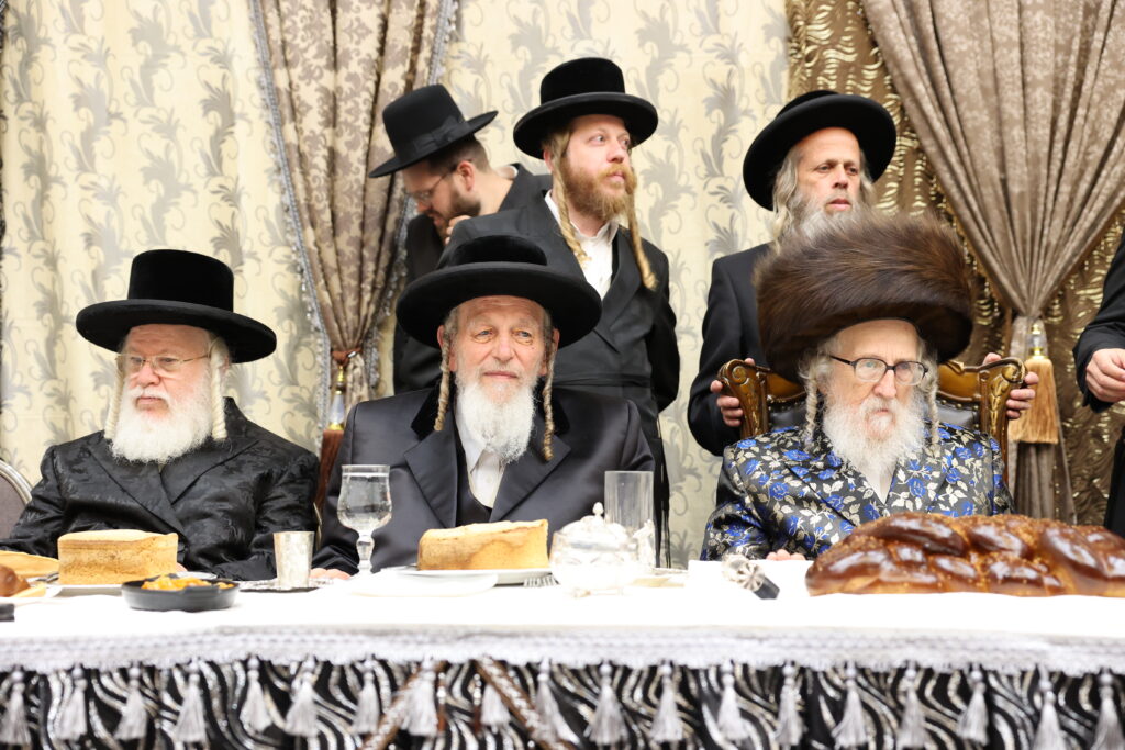 בהארנאסטייפל חגגו בר מצווה לנכד האדמו"ר